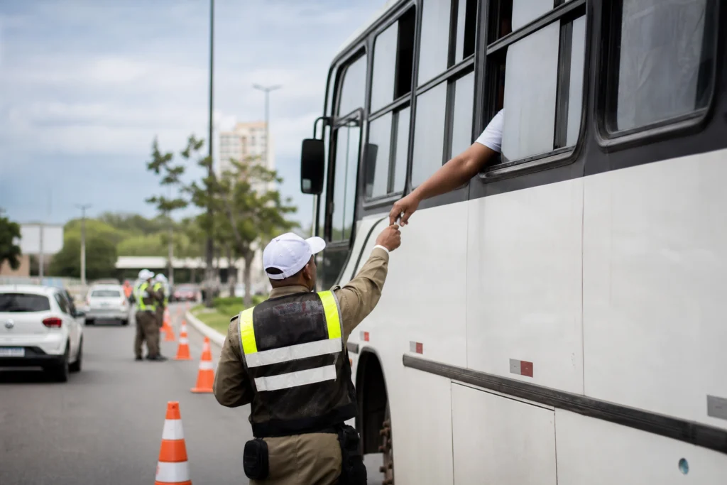 Bahia realiza blitz para garantir transporte gratuito no 2º turno