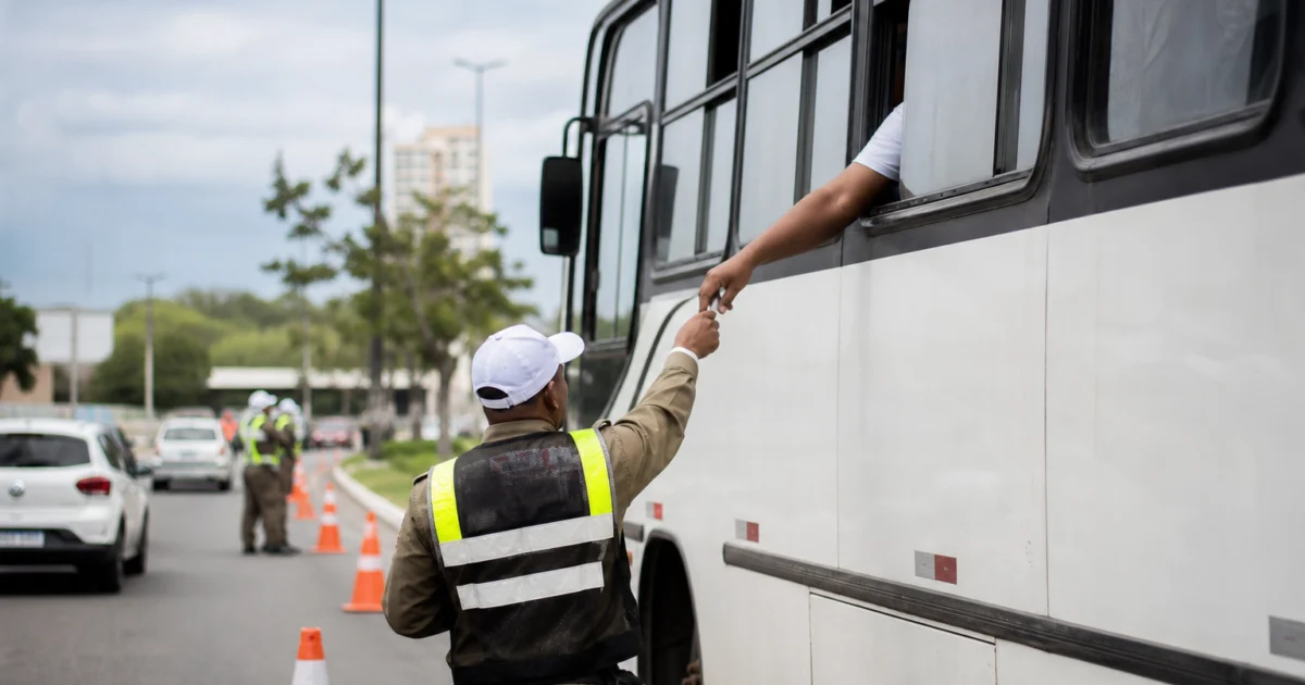 Bahia realiza blitz para garantir transporte gratuito no 2º turno