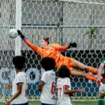 Yanne, goleira do Bahia, conquista título de craque da torcida