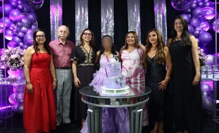 Prefeitura de Araci realiza festa de 15 anos para adolescente acolhida em abrigo